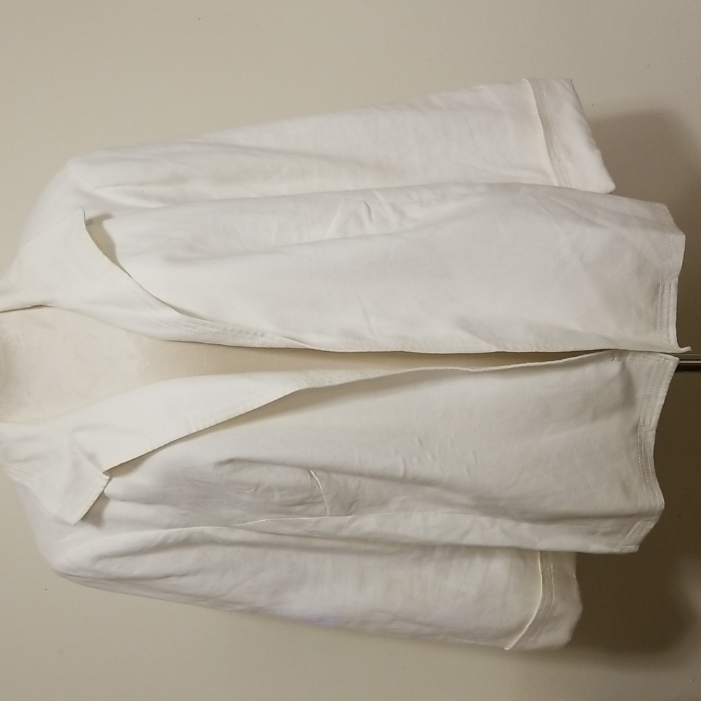 100% linen jacket 20W cream colour NWT